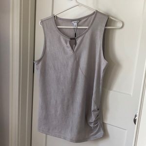 Sleeveless shirt